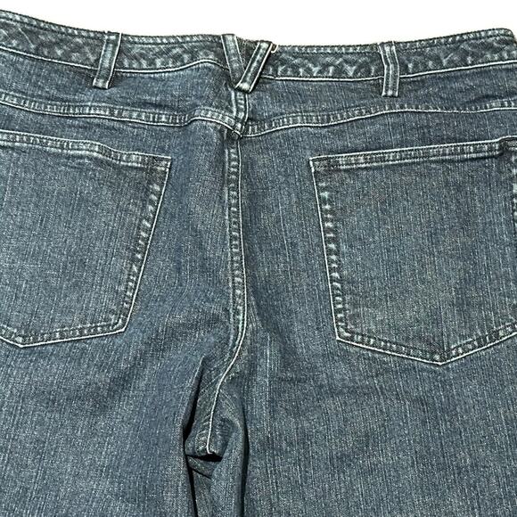 Duluth Trading Company Women’s Size 16 x 29 Denim Jeans - Picture 4 of 7
